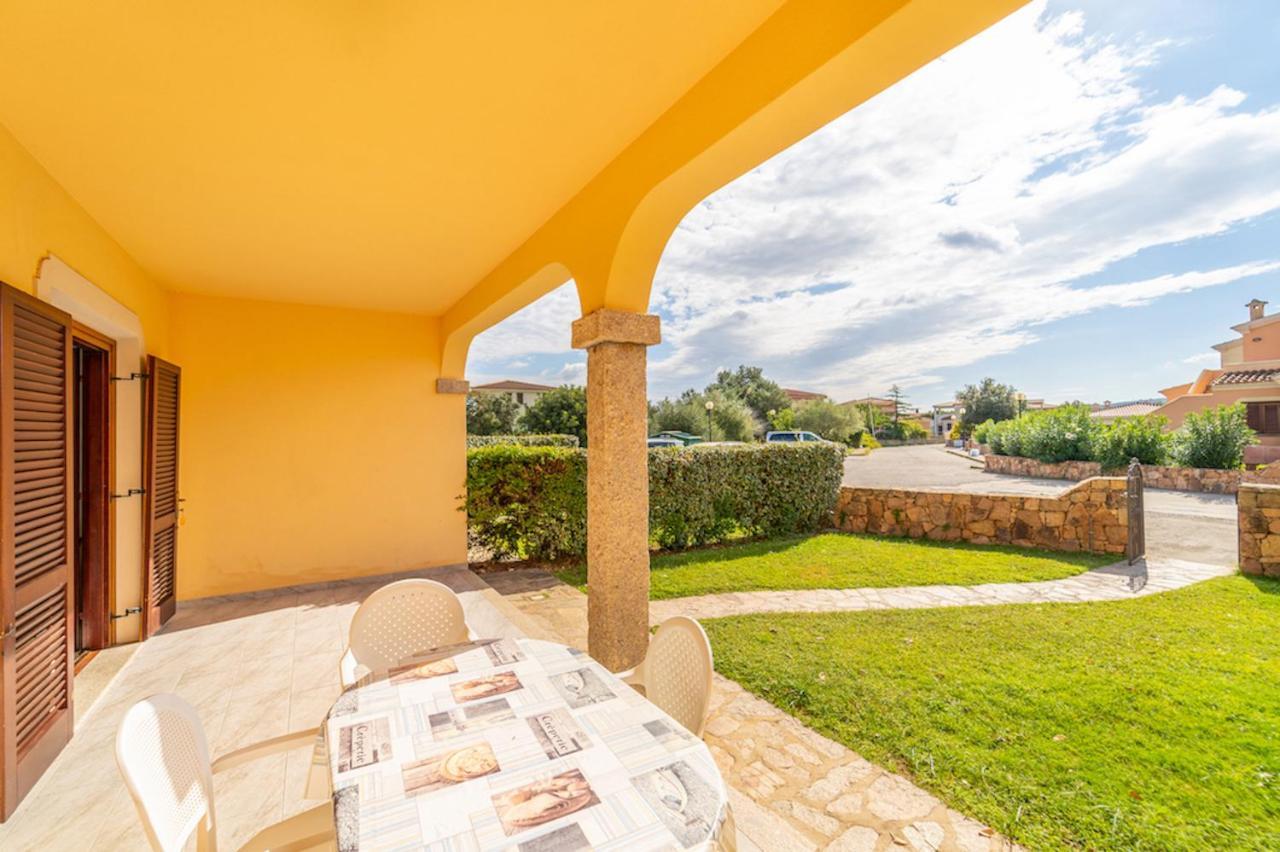 Iss Travel, Ambra Apartments - 800 M From La Cinta Beach 圣特奥多罗 外观 照片