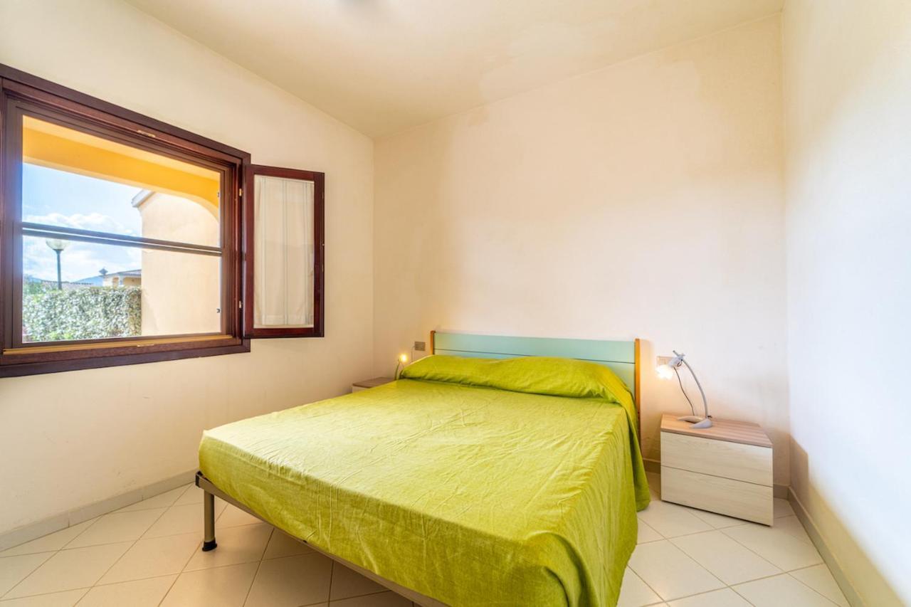 Iss Travel, Ambra Apartments - 800 M From La Cinta Beach 圣特奥多罗 外观 照片