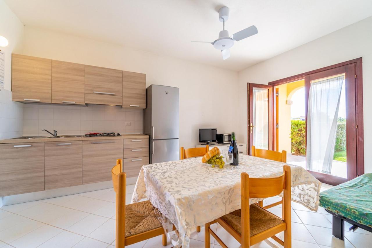 Iss Travel, Ambra Apartments - 800 M From La Cinta Beach 圣特奥多罗 外观 照片