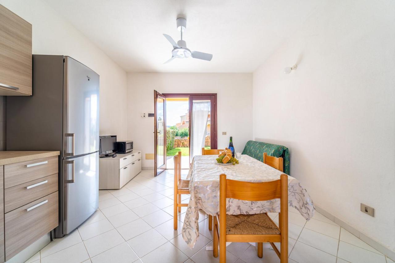 Iss Travel, Ambra Apartments - 800 M From La Cinta Beach 圣特奥多罗 外观 照片