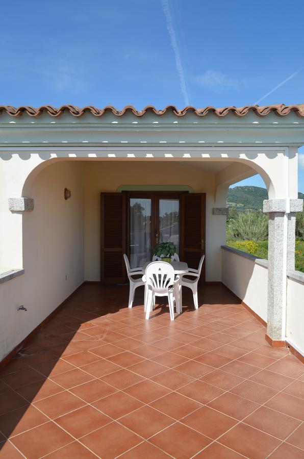 Iss Travel, Ambra Apartments - 800 M From La Cinta Beach 圣特奥多罗 外观 照片